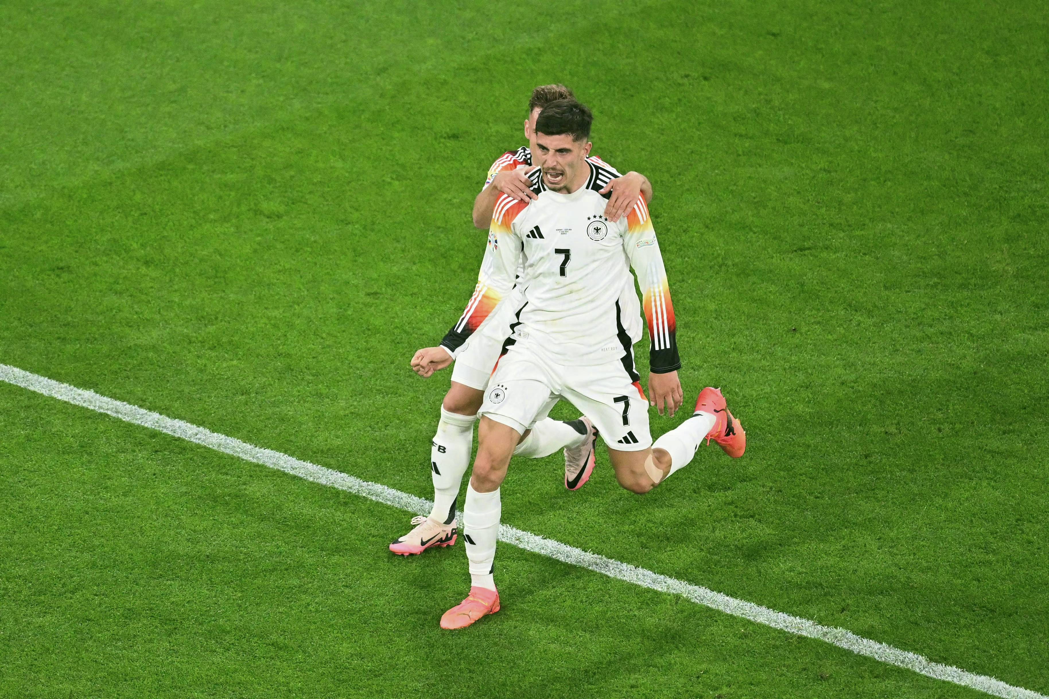 意大利队惊险胜出,成功晋级欧洲杯半决 意大利队惊险胜出,成功晋级欧洲杯半决