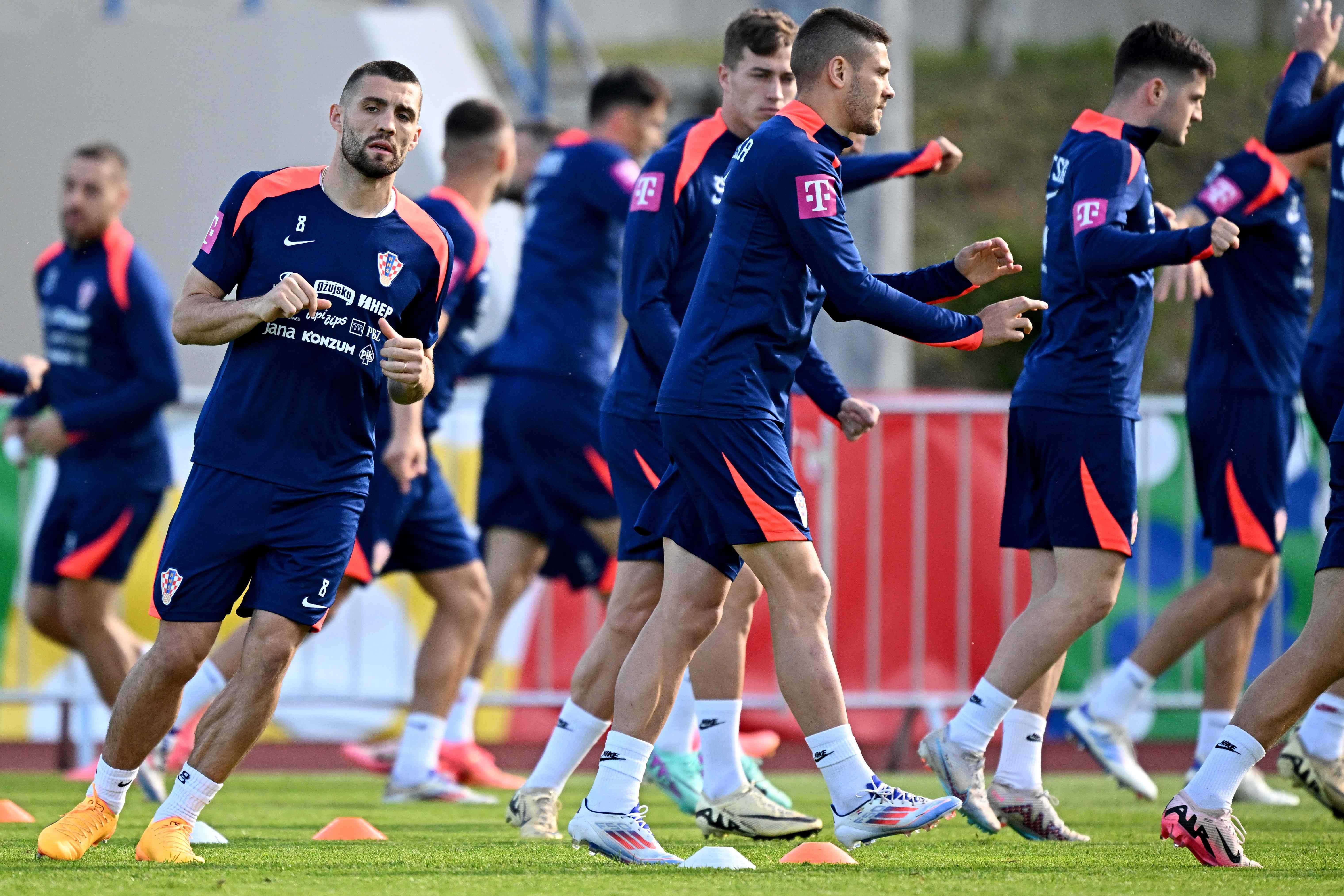 开云官网-波兰惨败瑞士，欧国联失利情绪高涨