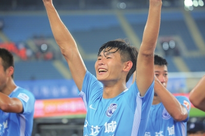 广州恒大客场力克大连一方，积分追赶领头羊的简单介绍