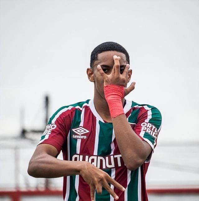 快讯：多特蒙德抵达美国备战世俱杯的简单介绍