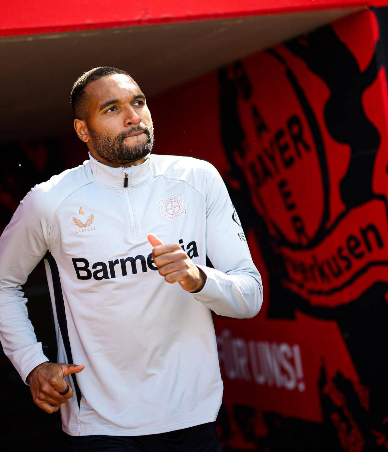 包含勒沃库森主场告负，遭遇失利的词条