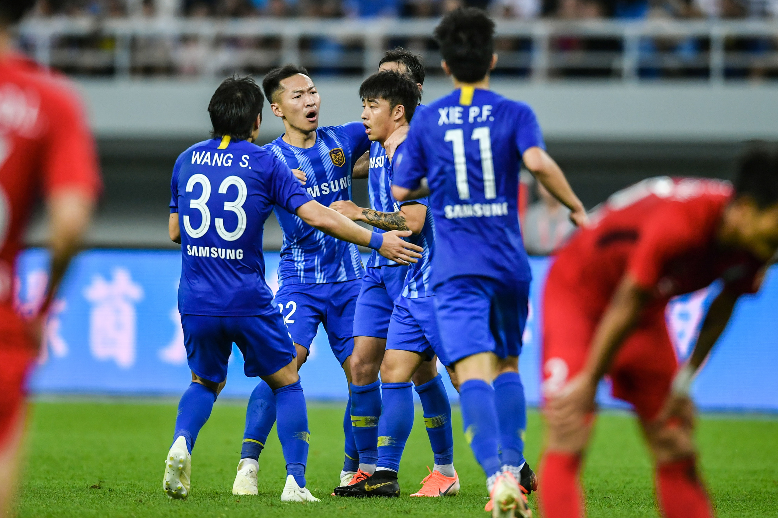 关于江苏苏宁取得连胜,冲入积分榜前列的信息 关于江苏苏宁取得连胜,冲入积分榜前列的信息