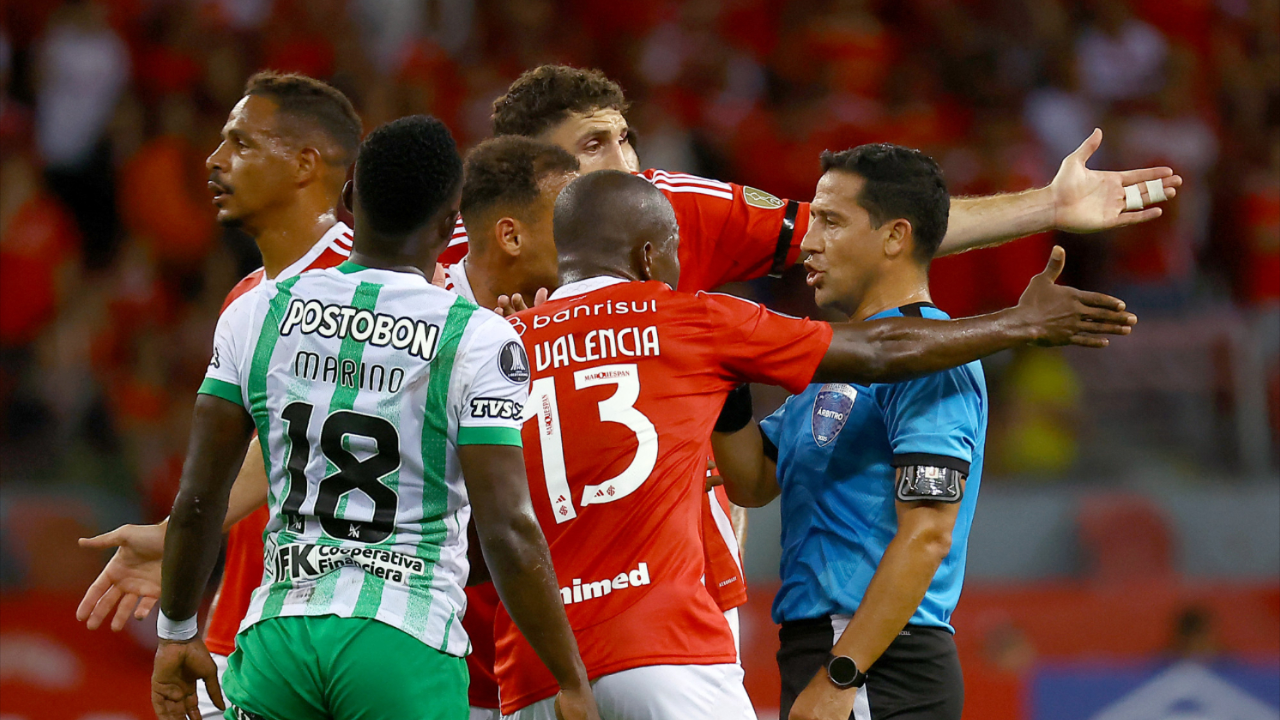 巴拉圭队重新在区域比赛中崭露头角! 巴拉圭队重新在区域比赛中崭露头角!