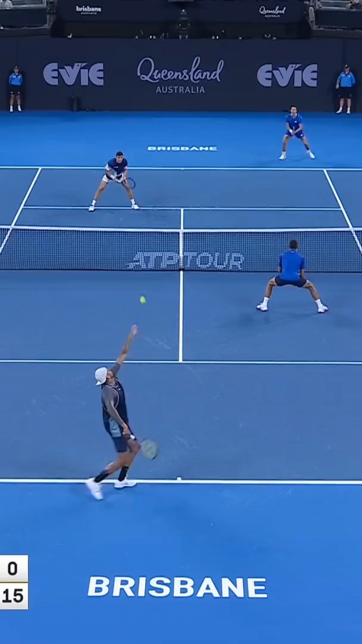 包含世界网球队血洗法国网球队，克耶高斯高光表现的词条