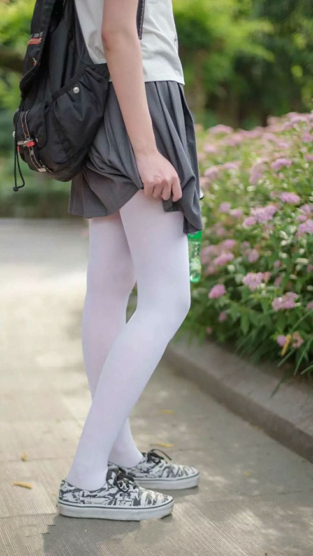 福克斯稳定输出不掉线，湖人防守锁死火箭，篮球赛场上的效率与韧性