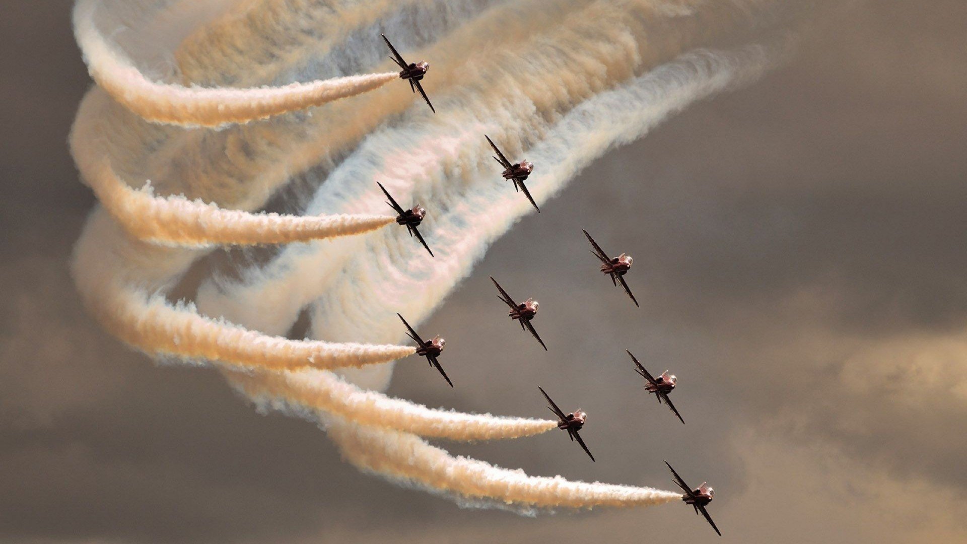 横跨太平洋的篮球回响，哈利伯顿的爆发与新疆队的突围，共奏英雄主义双城记