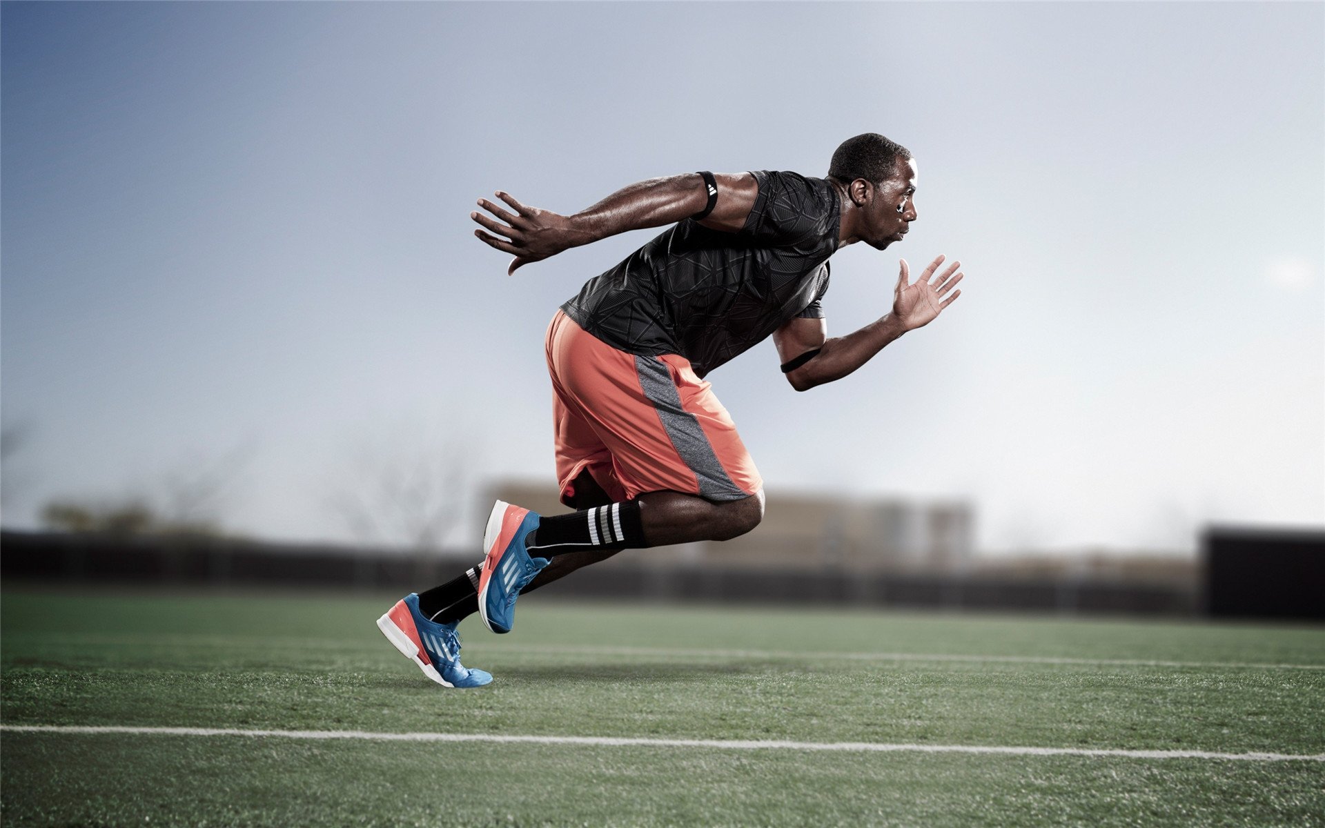 开云体育app-钢铁防线与紫色风暴，浓眉压制级发挥助雷霆淘汰赛力克步行者