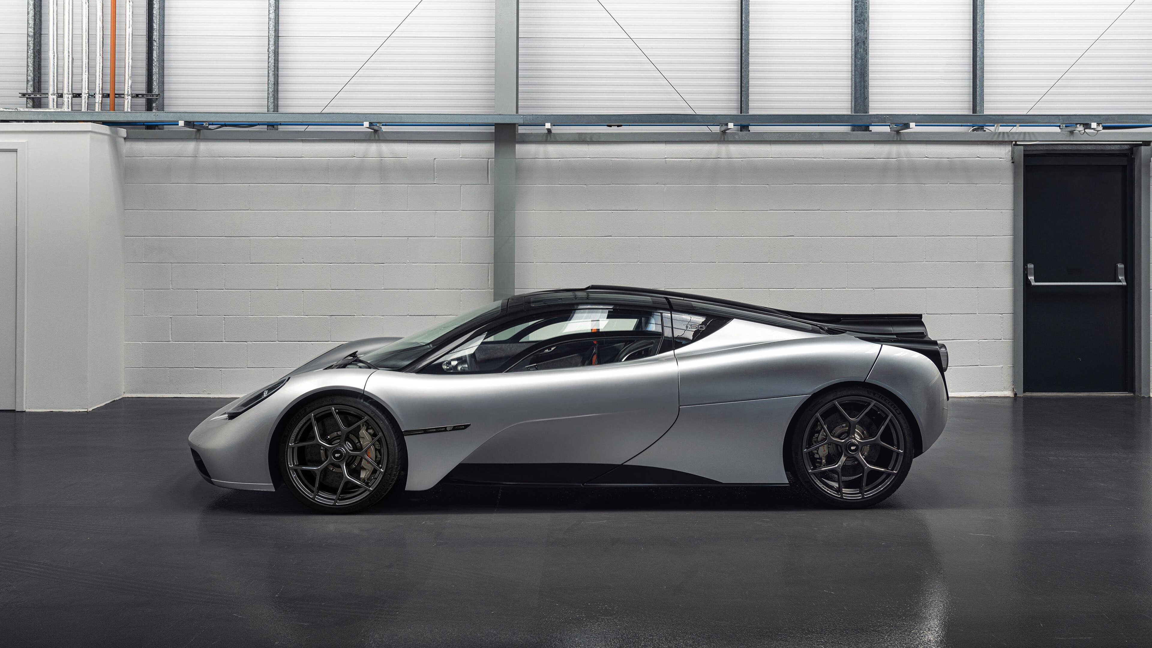 冷雨夜的一束光，当李刚仁为牙买加挺身而出